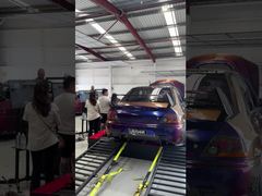 호주 4륜구동 차량 동력계 작동