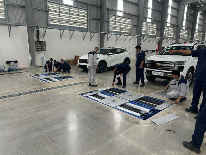 Cartesy 브랜드 CTGT-3-3C 롤러 트리니티 차량 테스트 라인 차축 부하가 있는 롤러 브레이크 테스터 경자동차용 단일 플레이트 사이드 슬립 테스터