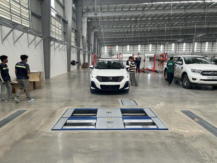 Cartesy 브랜드 CTGT-3-3C 롤러 트리니티 차량 테스트 라인 차축 부하가 있는 롤러 브레이크 테스터 경자동차용 단일 플레이트 사이드 슬립 테스터