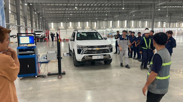 Cartesy 브랜드 CTGT-3-3C 롤러 트리니티 차량 테스트 라인 차축 부하가 있는 롤러 브레이크 테스터 경자동차용 단일 플레이트 사이드 슬립 테스터